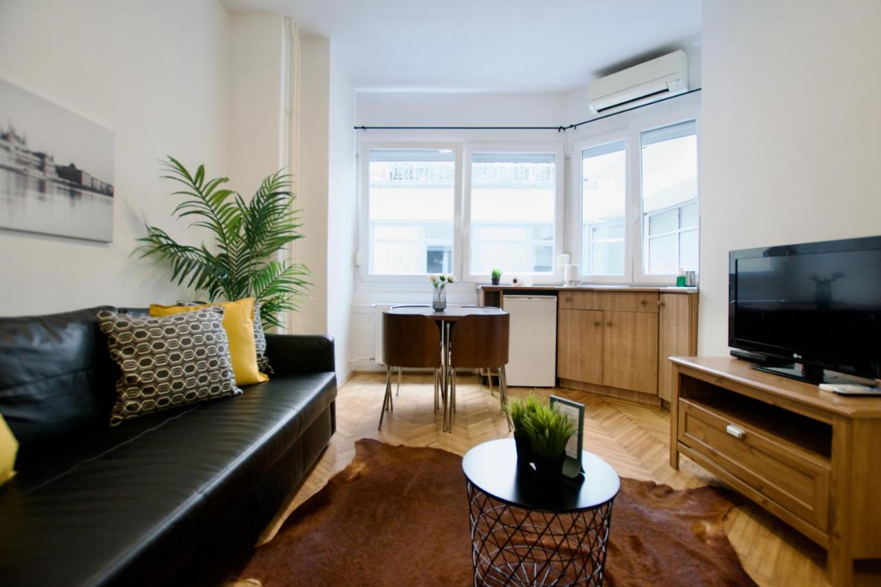 Standard Apartment By Hi5 - Petofi 12 Budapest Exterior photo
